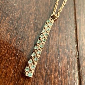 Guess - Rose Gold Necklace - just like NEW